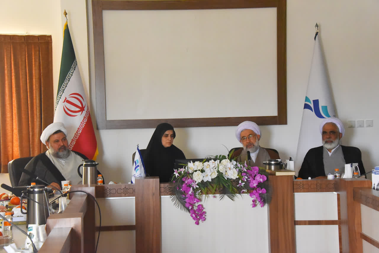 در بازدید رئیس جامعه المصطفی العالمیه از دانشگاه حضرت معصومه (س) تاکید شد
فعال‌سازی ظرفیت‌های مشترک علمی بین جامعه المصطفی و دانشگاه حضرت معصومه (س)/ ضرورت پیشگامی بانوان در نهضت علمی تمدن‌ساز