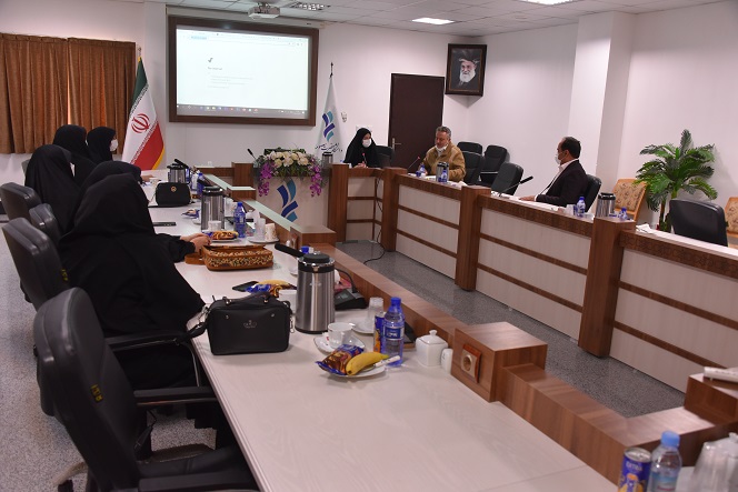 نشست مشترک مسئولان کتابخانه های دانشگاه های حضرت معصومه(س) و قم