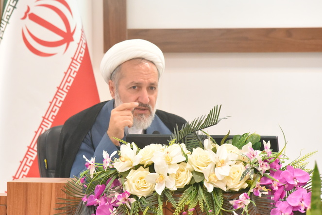 وجود و توسعه دانشگاه های ویژه بانوان مورد حمایت قرار گیرد