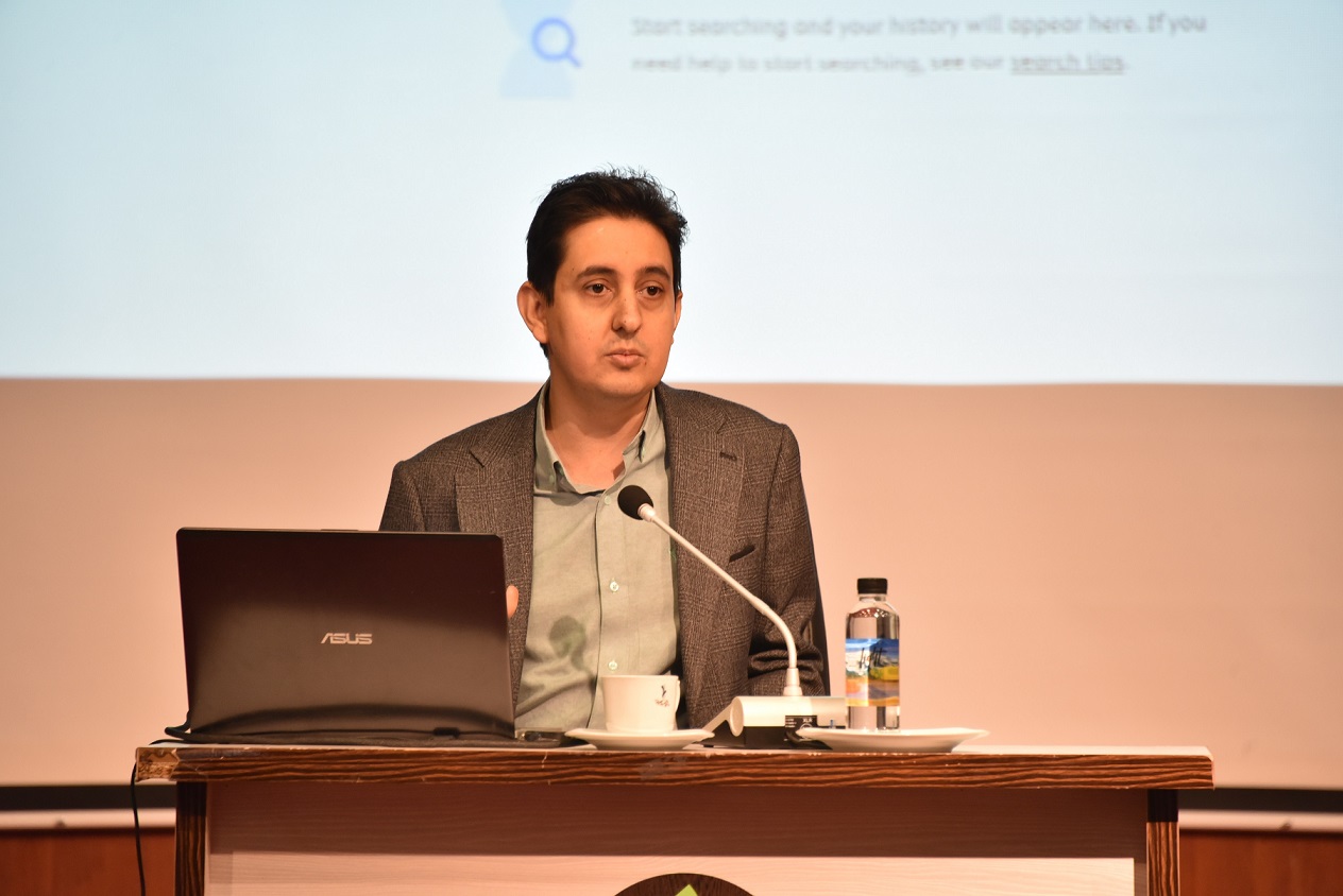 تأکید بر جایگاه راهبردی هوش مصنوعی در آینده پژوهش
هوش مصنوعی باید به‌عنوان دستیار پژوهش و با رعایت اصول اخلاق علمی مورد استفاده قرار گیرد