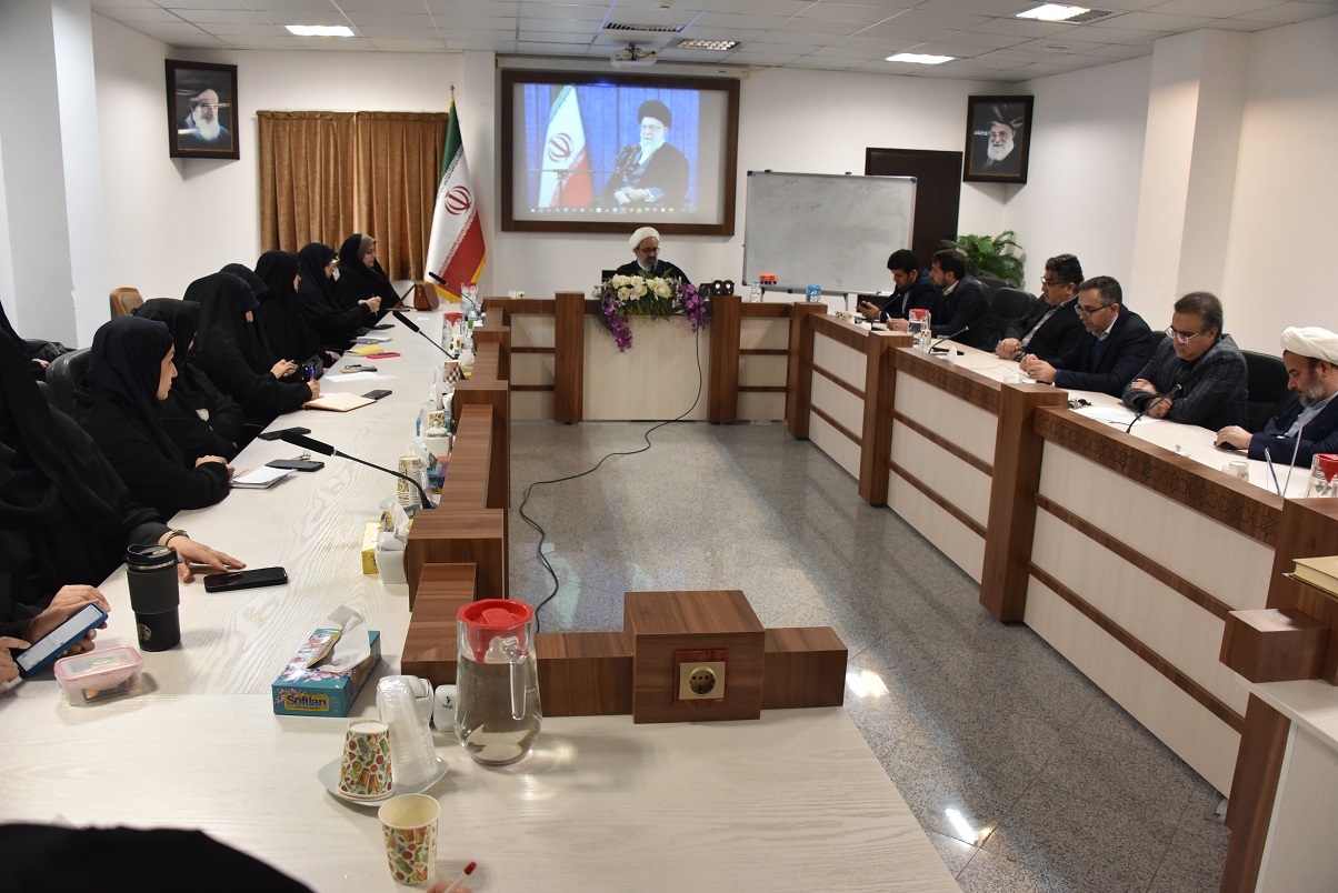 به همت دفتر هم اندیشی نهاد نمایندگی مقام معظم رهبری در دانشگاه
جلسه ضیافت اندیشه اساتید دانشگاه حضرت معصومه (س) برگزار شد