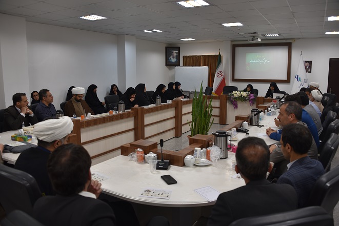 همزمان با ایام دهه سرآمدان آموزشی
مراسم تجلیل از مقام استاد در دانشگاه حضرت معصومه (س) برگزار شد