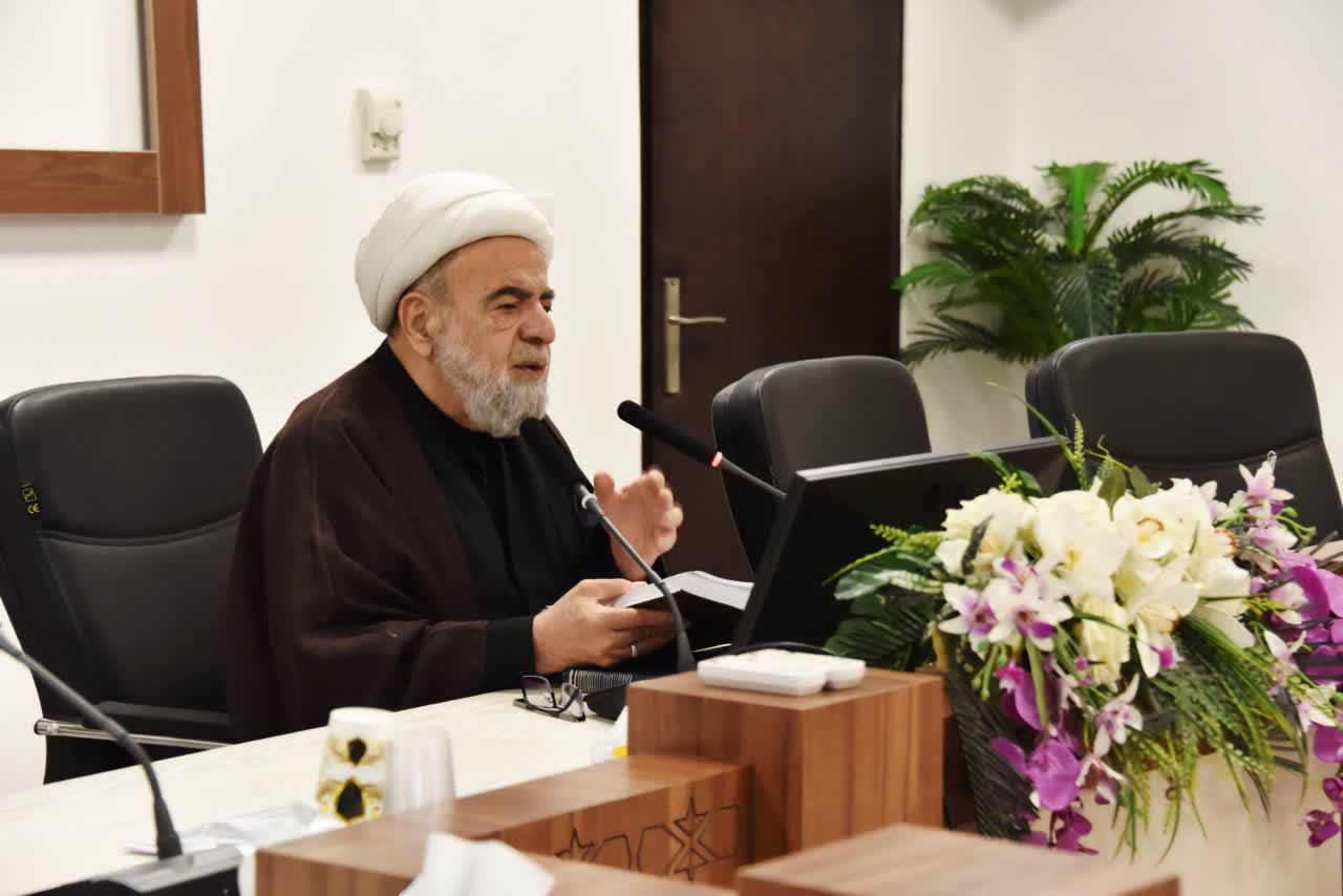 در نشست علمی در دانشگاه حضرت معصومه(سلام الله علیها) مطرح شد:
بازخوانی تاریخ اهل‌بیت(ع) و مقابله با تحریف‌های تاریخی وظیفه جامعه علمی است