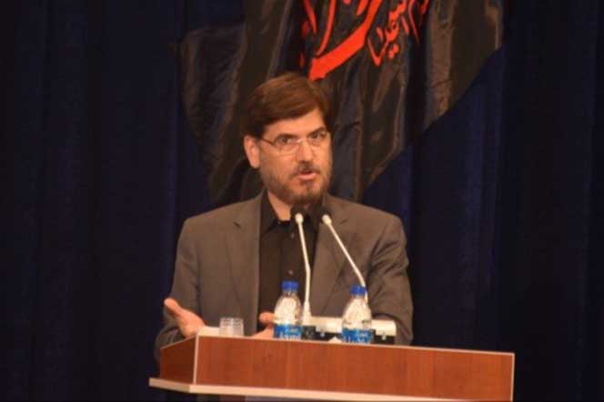 آیین معارفه دکتر ابراهیم عبدی پور فرد، سرپرست دانشگاه حضرت معصومه (س) و تقدیر از دکتر علیرضا باقری برگزار شد.