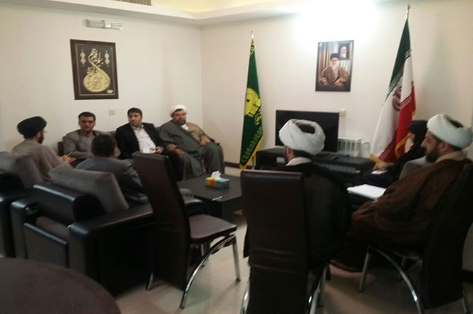 دانشگاه حضرت معصومه (س) می تواند به عنوان محور فعالیت خادم یاران دانشجو و حلقه وصل با امور خادمین آستان قدس رضوی در سطح استانی فعال شود
