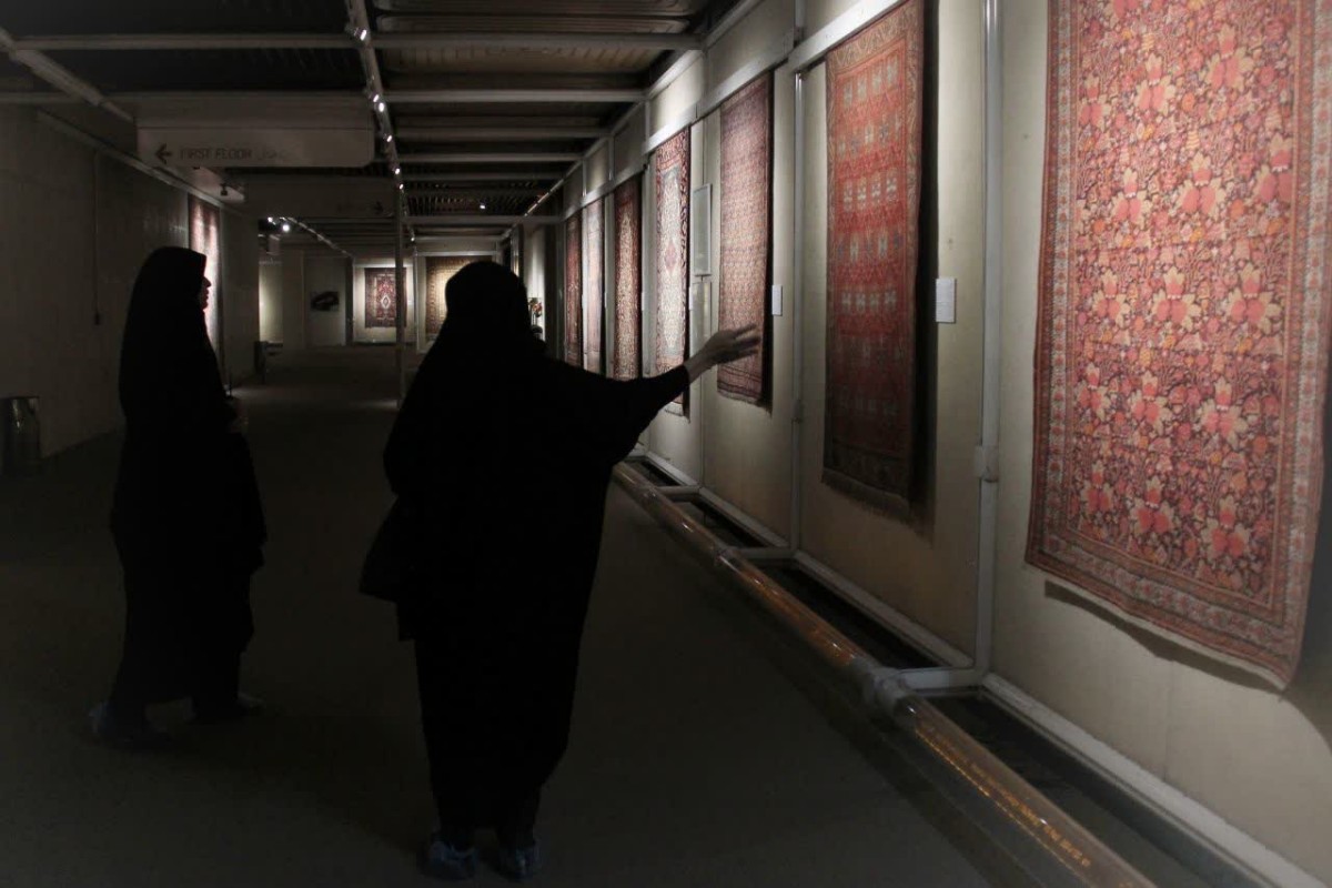 رییس دانشگاه حضرت معصومه (س) از موزه ملی فرش ایران بازدید کرد